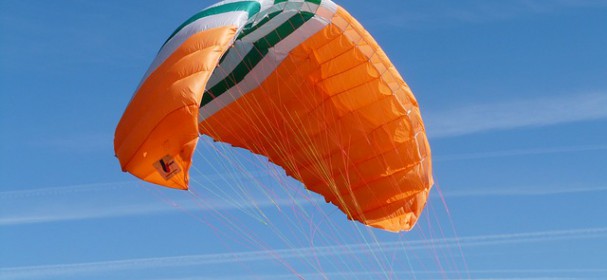 paragliding-59987_640